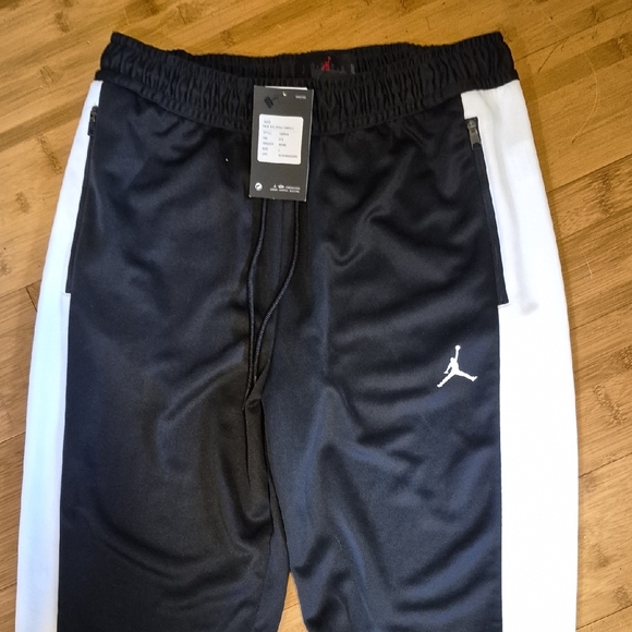 Jordan Black and White Sweatpants - Picture 2 of 3